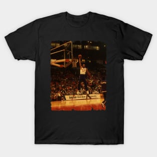Larry Nance - Vintage Design Of Basketball T-Shirt